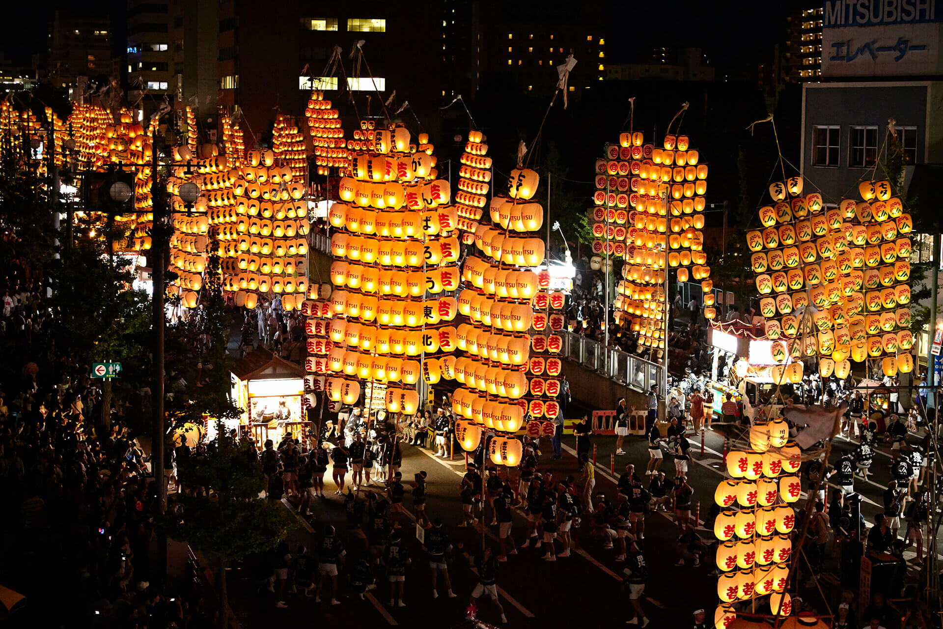 写真：秋田竿燈祭り